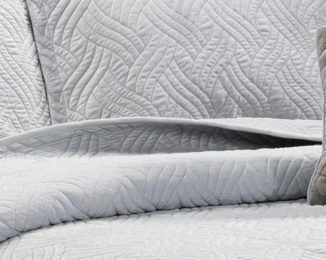 Eleanor Bedspread — Cushions & pillowcases