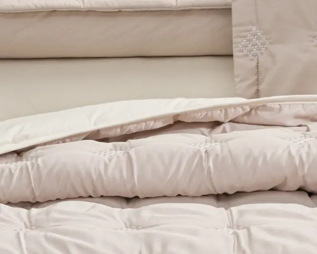 Yucca Comforter — Fabric pattern