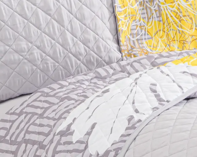 Delsa Bedspread — Cushions & pillowcases