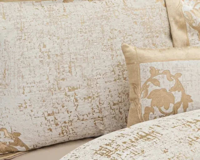 Linus Comforter — Cushions & pillowcases
